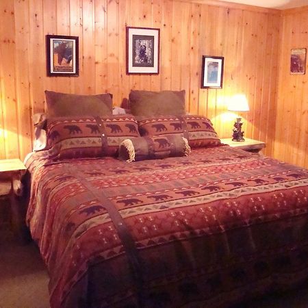 Yellowstone Wildlife Cabins West Yellowstone Exterior foto